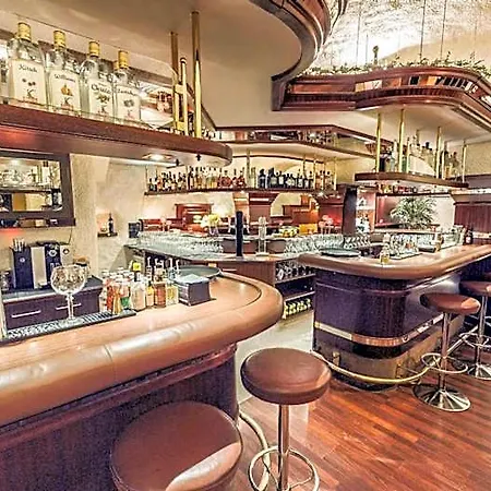 Hotel Schweizerhof 3*