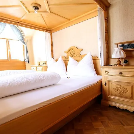Hotel Schweizerhof 3*